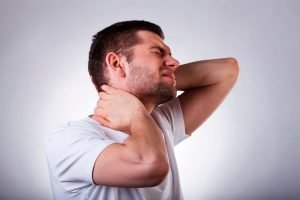Leia mais sobre o artigo Qual melhor travesseiro para dores no pescoço